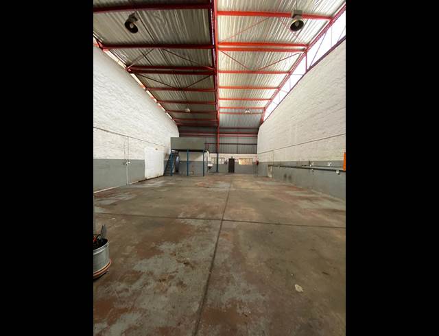 420M² WAREHOUSE TO LET IN SPARTAN