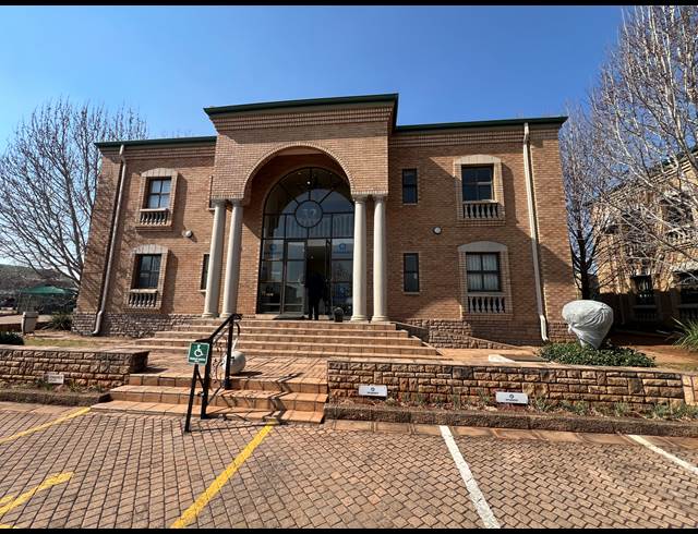 175M² OFFICE TO LET IN HIGHVELD