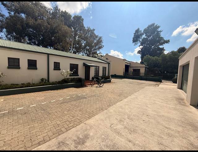 500M² WAREHOUSE TO LET IN MOREHILL