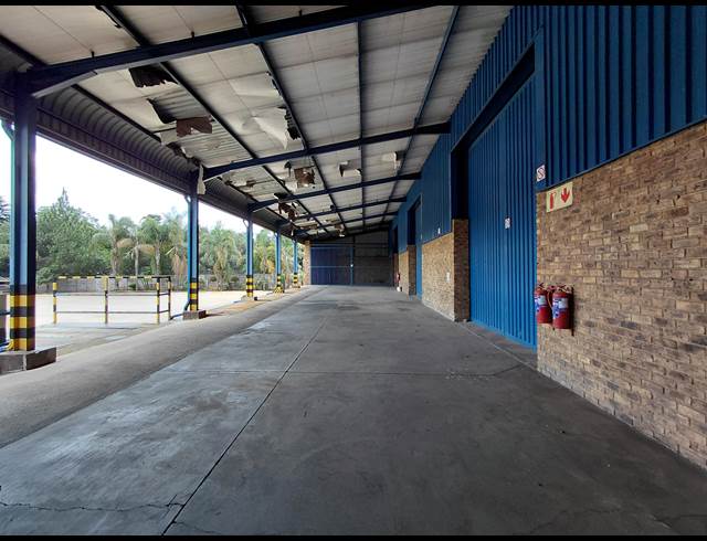 1,848M² WAREHOUSE TO LET IN POMONA