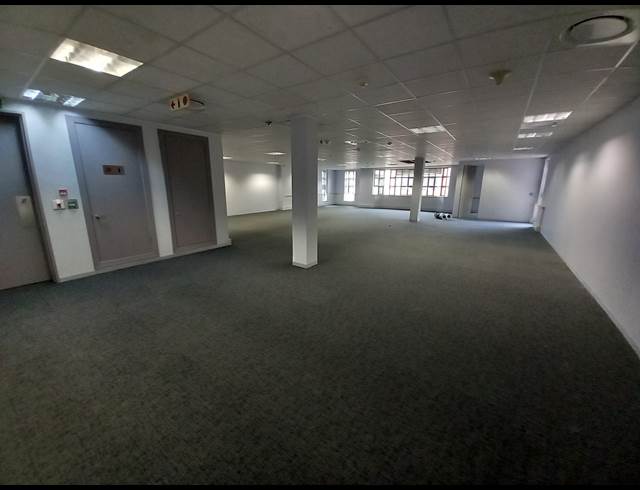 189M² OFFICE TO LET IN BRYANSTON