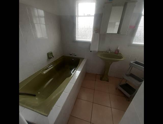 2 bed property to rent in LADYSMITH