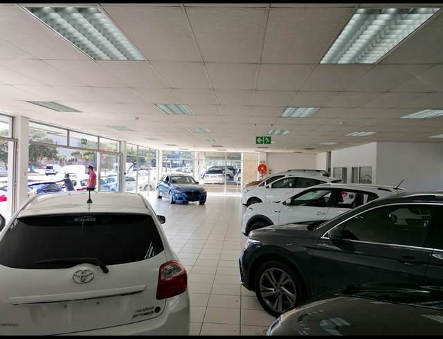405M² SHOWROOM TO LET IN PAROW EAST