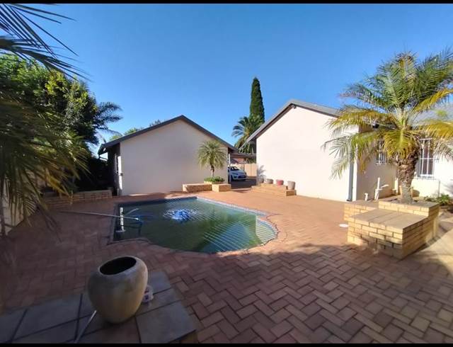 3 BEDROOM PROPERTY TO RENT IN GLEN MARAIS
