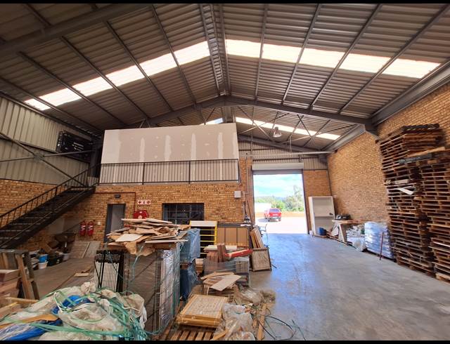 472M² WAREHOUSE TO LET IN STRIJDOMPARK