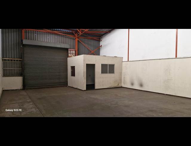 500M² WAREHOUSE TO LET IN CITY & SUBURBAN