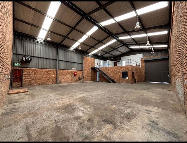 322M² WAREHOUSE TO LET IN BARTLETT
