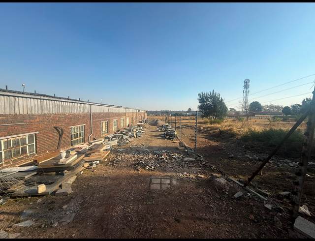 200M² WAREHOUSE TO LET IN MARAISBURG