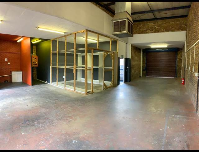 235M² WAREHOUSE TO LET IN STRIJDOMPARK