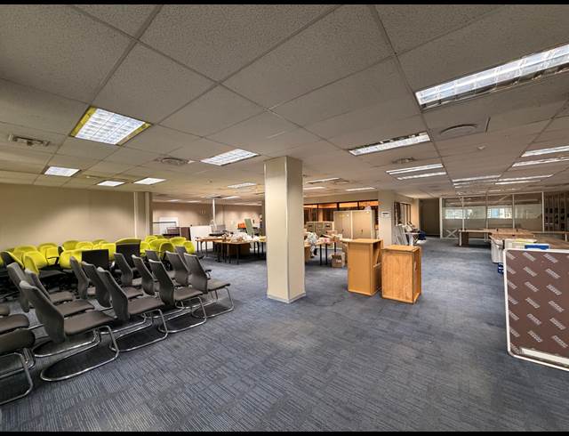 890M² OFFICE TO LET IN DE WATERKANT