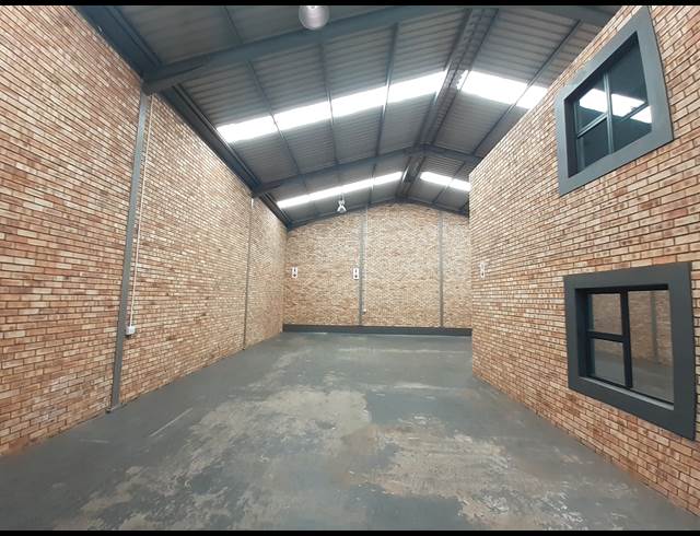 254M² WAREHOUSE TO LET IN PRINCESS AH