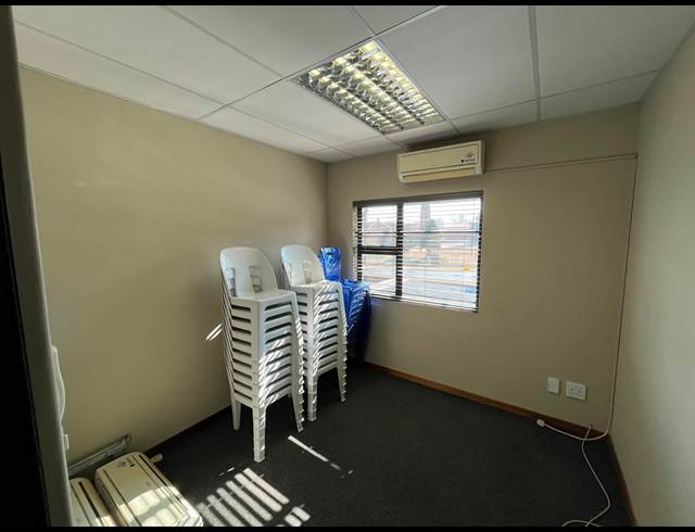 72M² OFFICE TO LET IN WITPOORT ESTATES