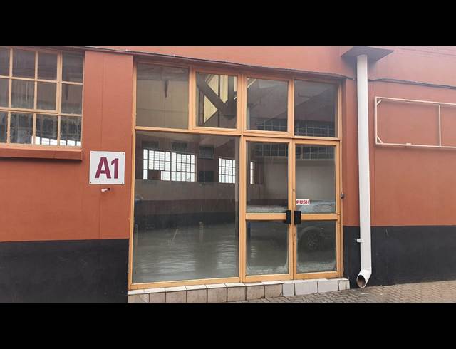 279M² WAREHOUSE TO LET IN STEELEDALE