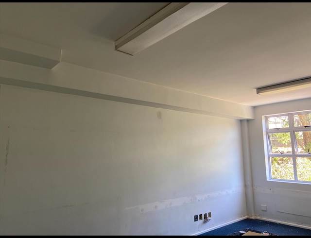 51M² OFFICE TO LET IN WESTLAKE