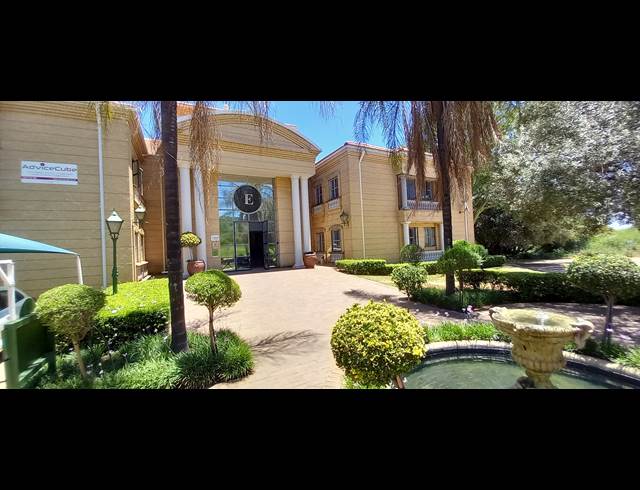 381M² OFFICE TO LET IN BRYANSTON