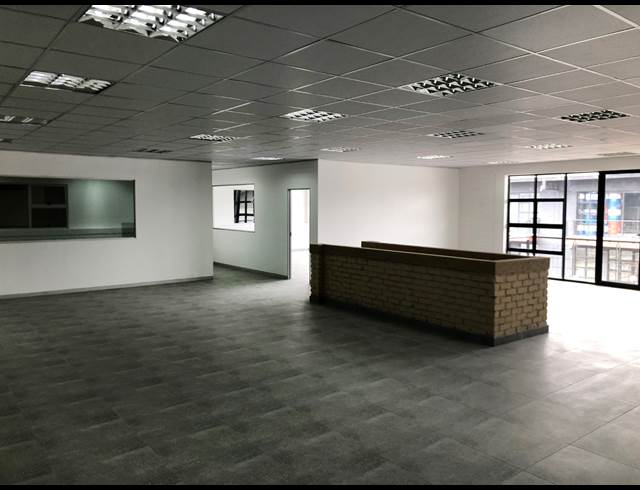 984M² OFFICE TO LET IN POMONA AH