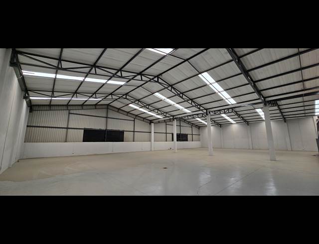 1,094M² WAREHOUSE TO LET IN COSMO BUSINESS PARK