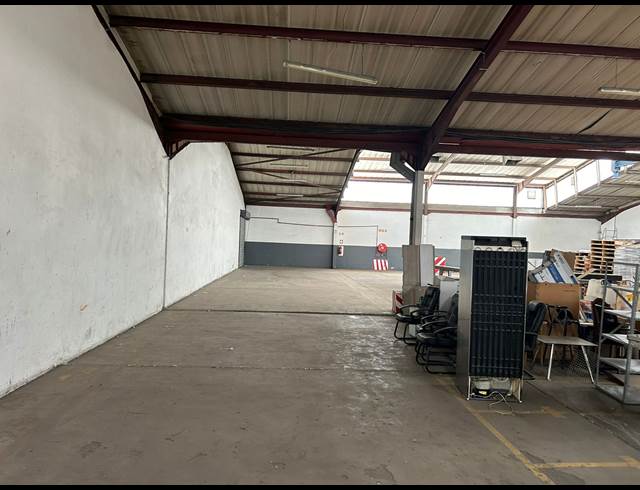 1,025M² WAREHOUSE TO LET IN ANDERBOLT