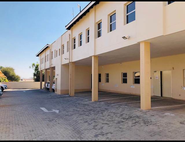 200M² OFFICE TO LET IN KRUGERSDORP CENTRAL
