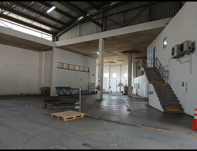 900M² WAREHOUSE TO LET IN RIVERHORSE VALLEY