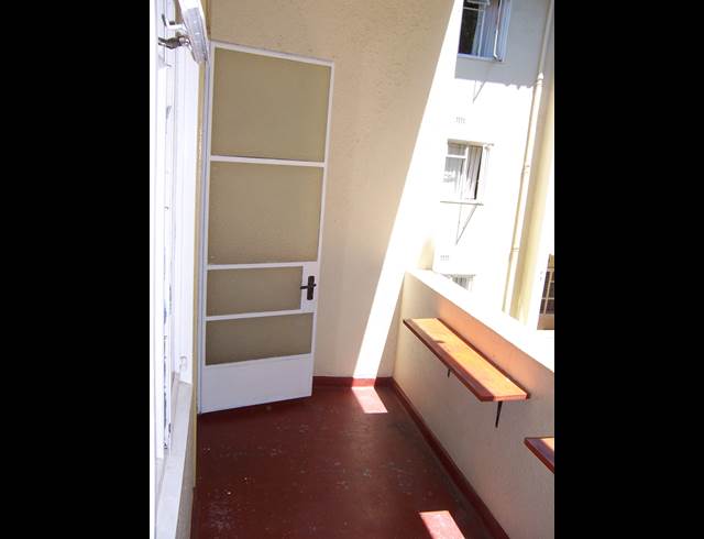 1 bed property to rent in KENILWORTH