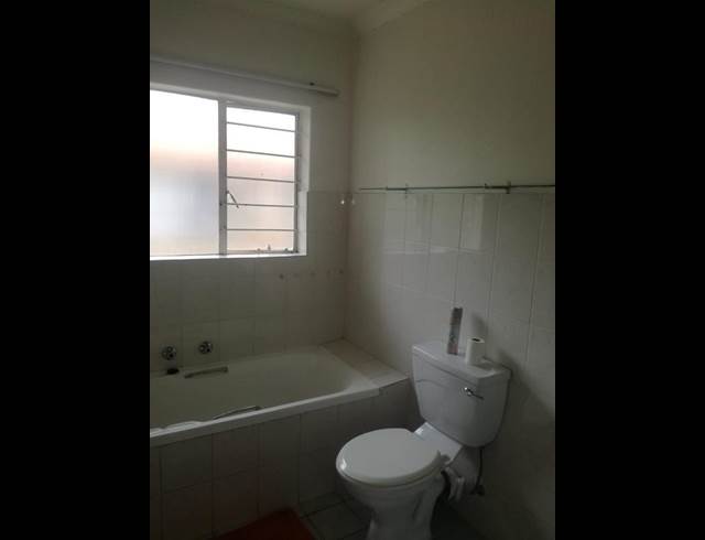 2 BEDROOM PROPERTY TO RENT IN WILLOW PARK MANOR