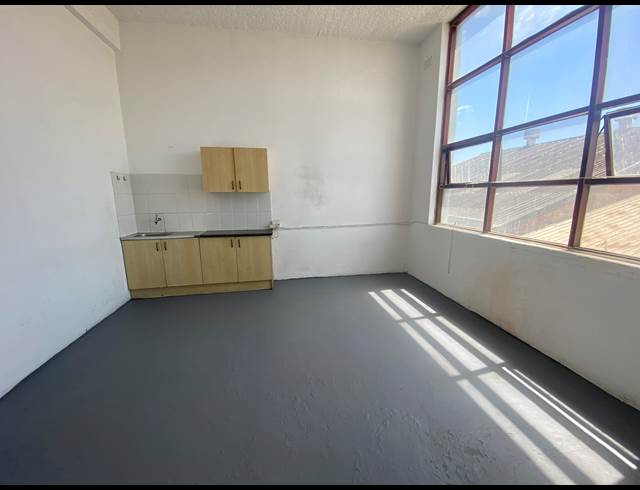 482M² BUSINESS CENTRE TO LET IN PAARDEN EILAND