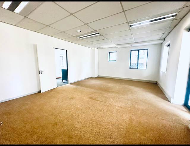 359.73M² OFFICE TO LET IN WOODMEAD