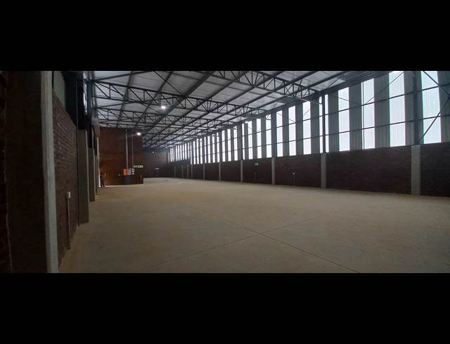 942M² WAREHOUSE TO LET IN LASER PARK