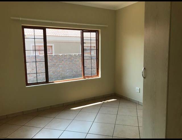 3 BEDROOM PROPERTY TO RENT IN HEATHERVIEW