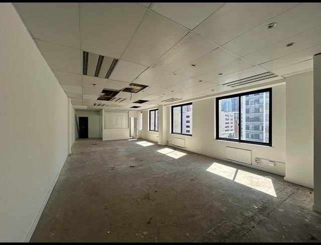 695M² BUILDING TO LET IN CAPE TOWN CITY CENTRE