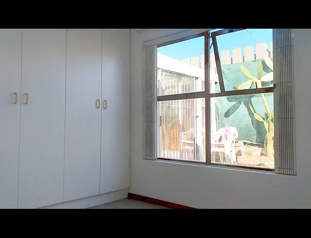 2 bed property to rent in KENILWORTH