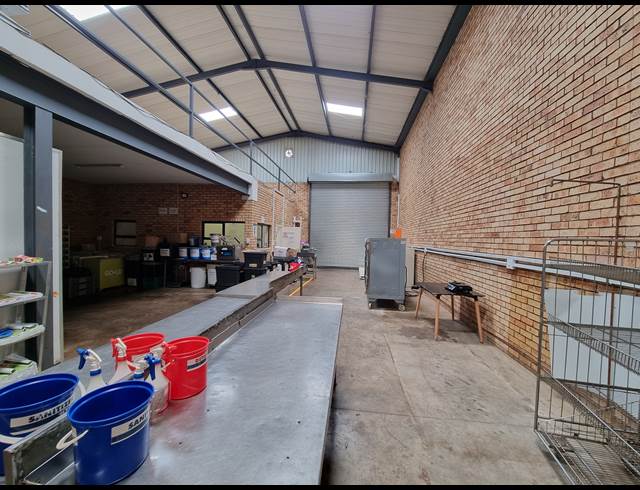 278M² WAREHOUSE TO LET IN CROWN