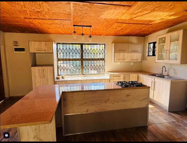 2 BEDROOM PROPERTY TO RENT IN PRESIDENT PARK