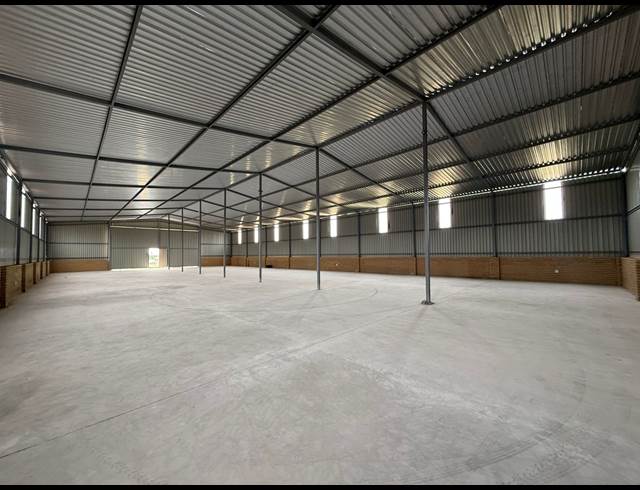 800M² WAREHOUSE TO LET IN TEDDERFIELD AH