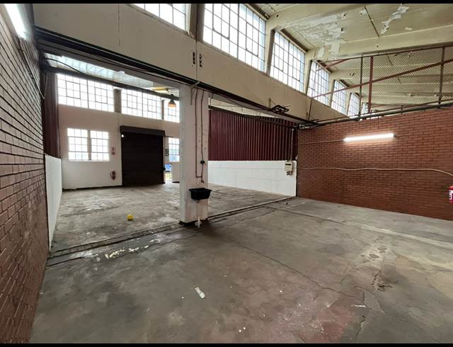 140M² WAREHOUSE TO LET IN NEW ERA