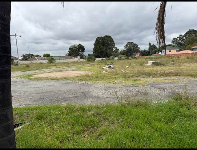 13,000M² INDUSTRIAL YARD TO LET IN COMET