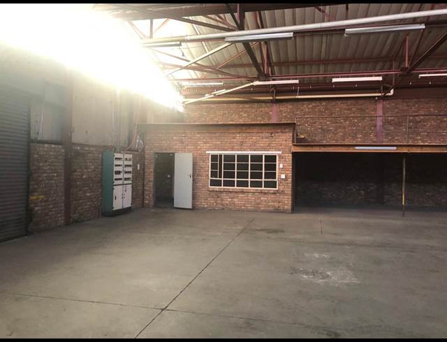 442M² WAREHOUSE TO LET IN WALTLOO