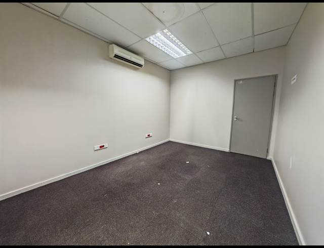 132M² OFFICE TO LET IN MEYERSDAL