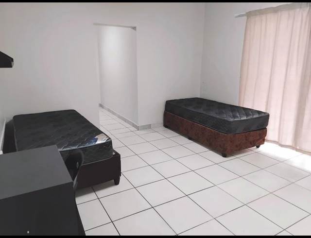 1 BEDROOM PROPERTY TO RENT IN DIE BULT