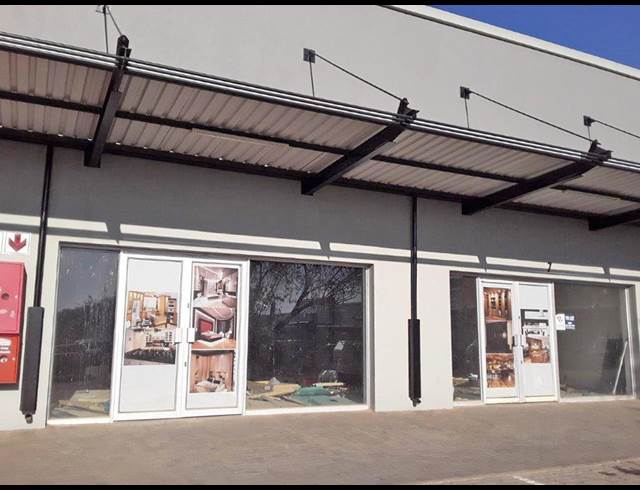 175M² WORKSHOP TO LET IN HOOGLAND