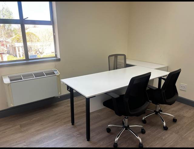 442M² OFFICE TO LET IN DUNKELD WEST