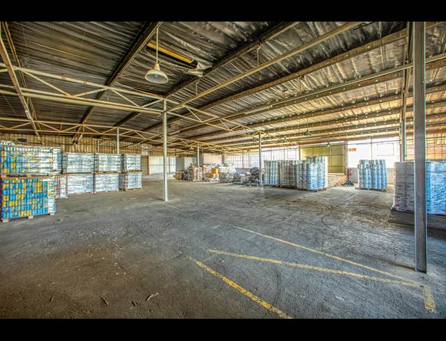 1,500M² WAREHOUSE TO LET IN WYNBERG