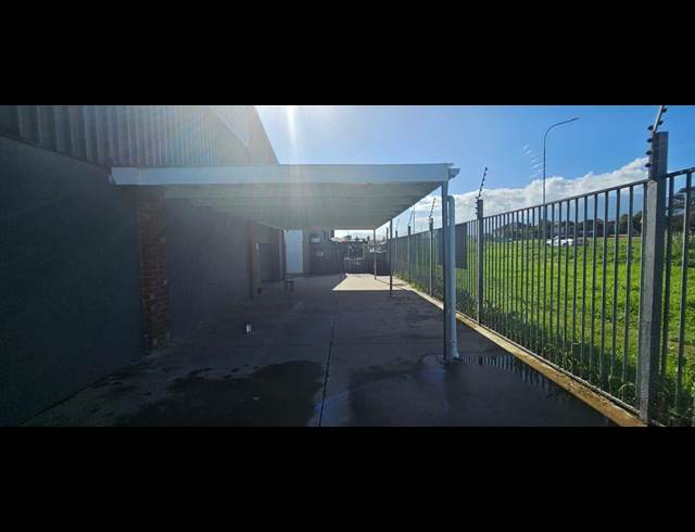 355M² WAREHOUSE TO LET IN CHARLESTON HILL