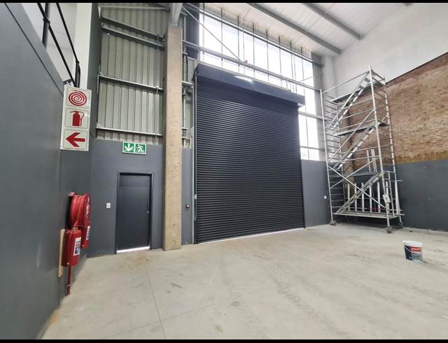 564M² WAREHOUSE TO LET IN SAMRAND BUSINESS PARK