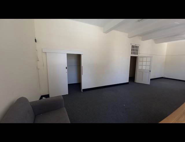 93M² BUSINESS TO LET IN GARDENS