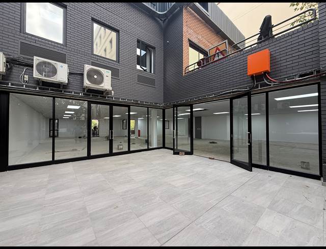 390M² RETAIL TO LET IN ROSEBANK