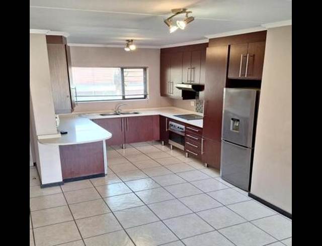 1 bed property to rent in RONDEBOSCH