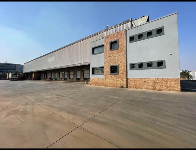 12,400M² WAREHOUSE TO LET IN JET PARK