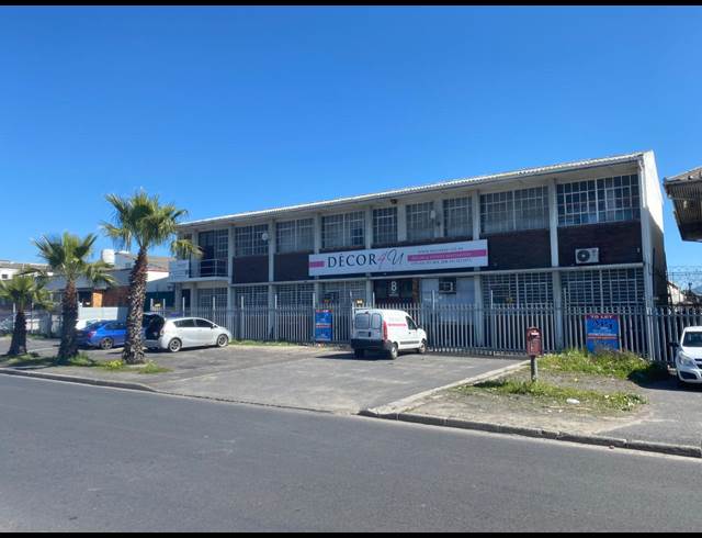 2,118M² WAREHOUSE TO LET IN KENSINGTON